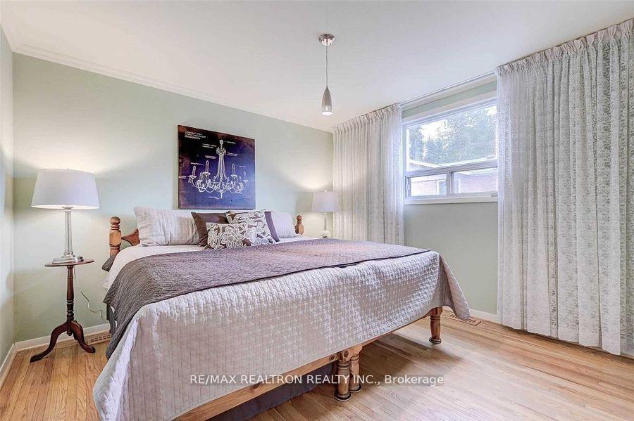 Photo 9 of 255 Confederation Drive, Scarborough, Woburn — HOMEH