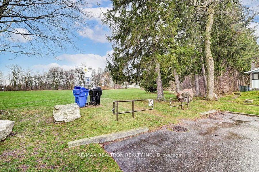 Photo 14 of 255 Confederation Drive, Scarborough, Woburn — HOMEH