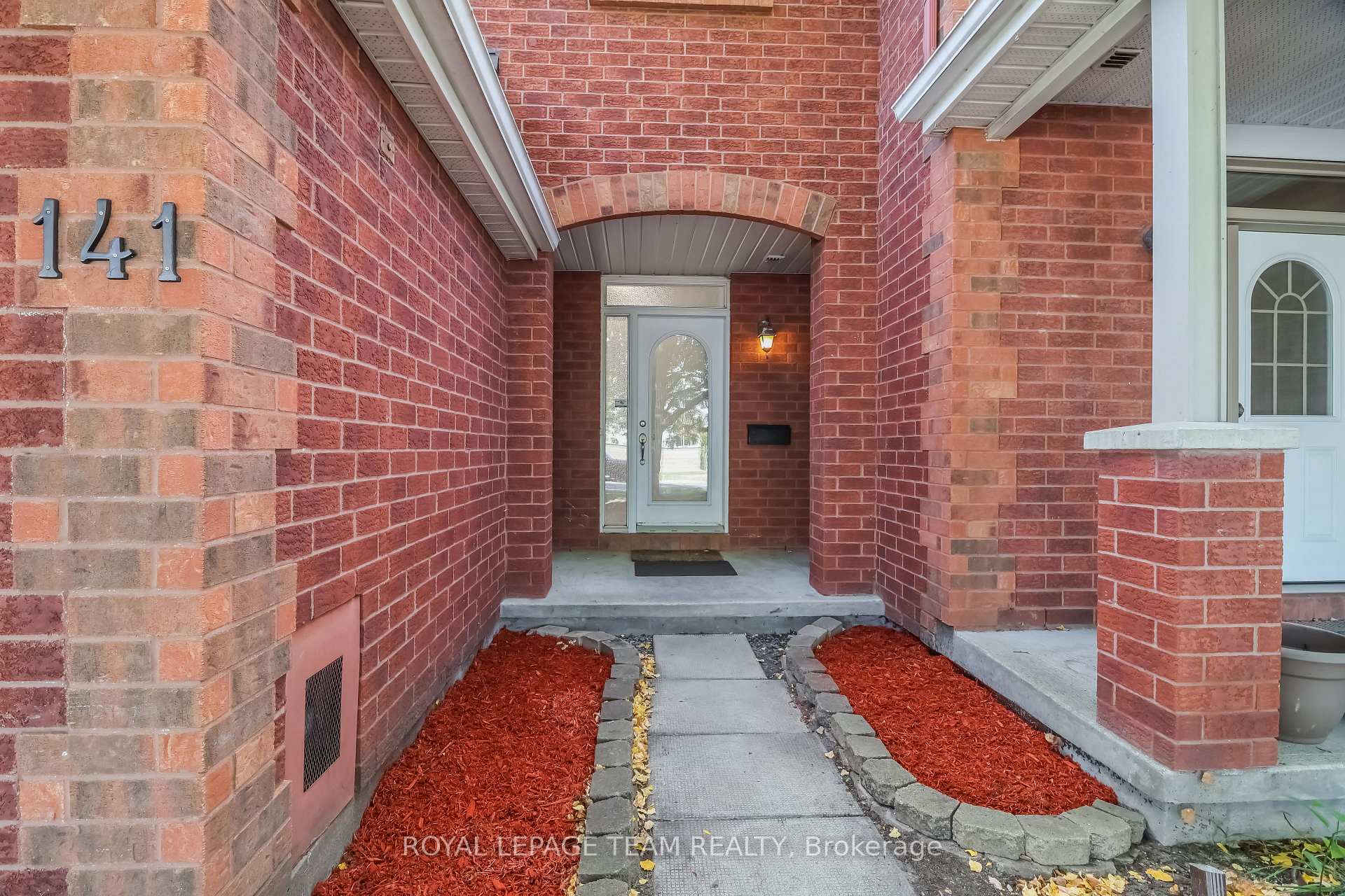 Photo 3 of 141 Hearst Way, Ottawa, Kanata - Katimavik — HOMEH
