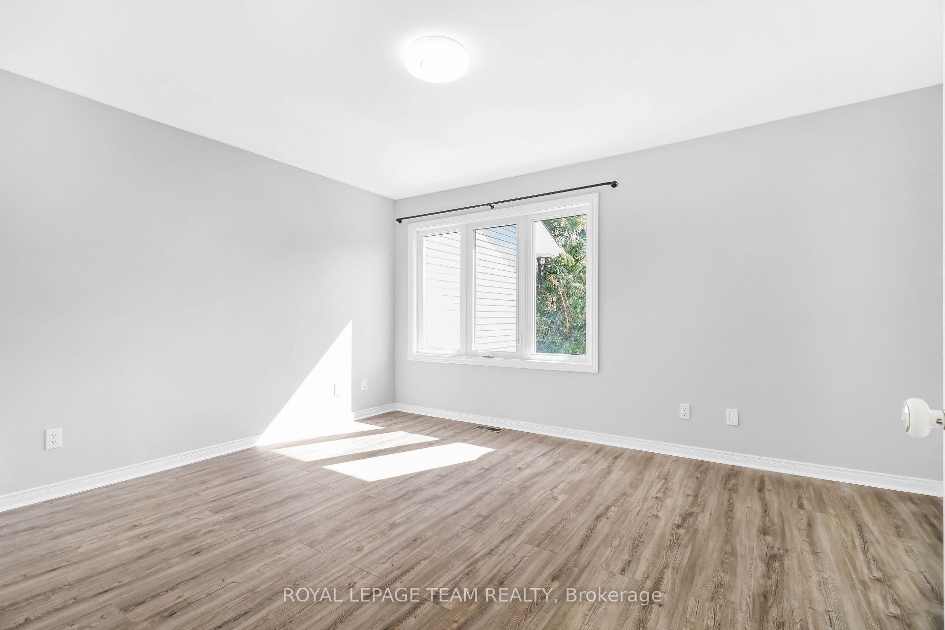 Photo 15 of 141 Hearst Way, Ottawa, Kanata - Katimavik — HOMEH