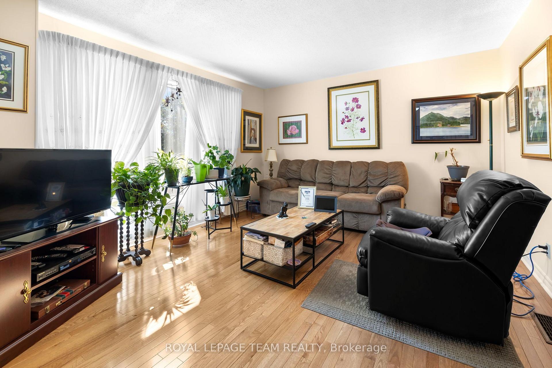 Photo 11 of Unit 47, 38 Woodvale, Ottawa, Craig Henry/Woodvale — HOMEH