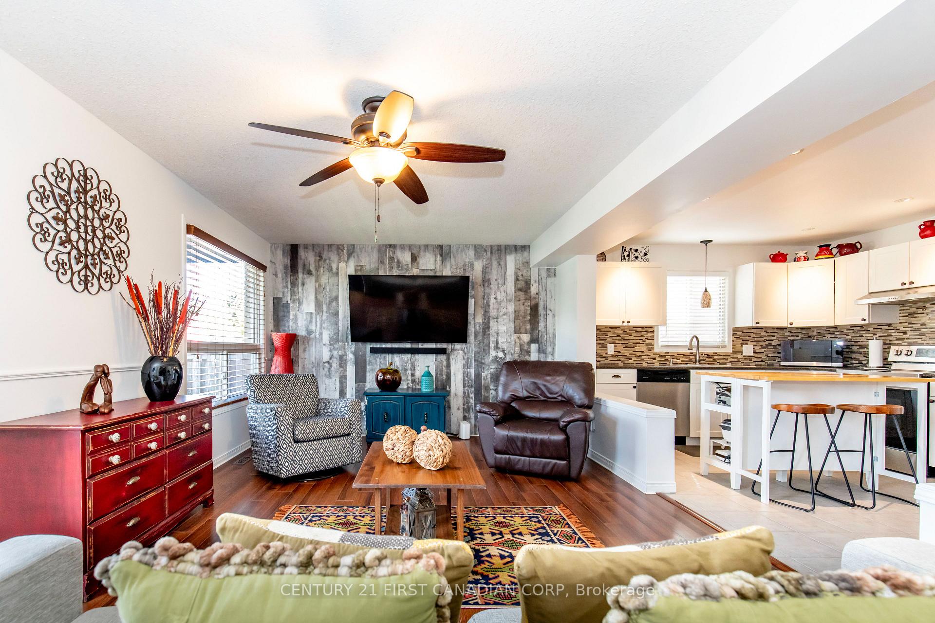 Photo 10 of 564 Cuthbert Circle, London, South U — HOMEH