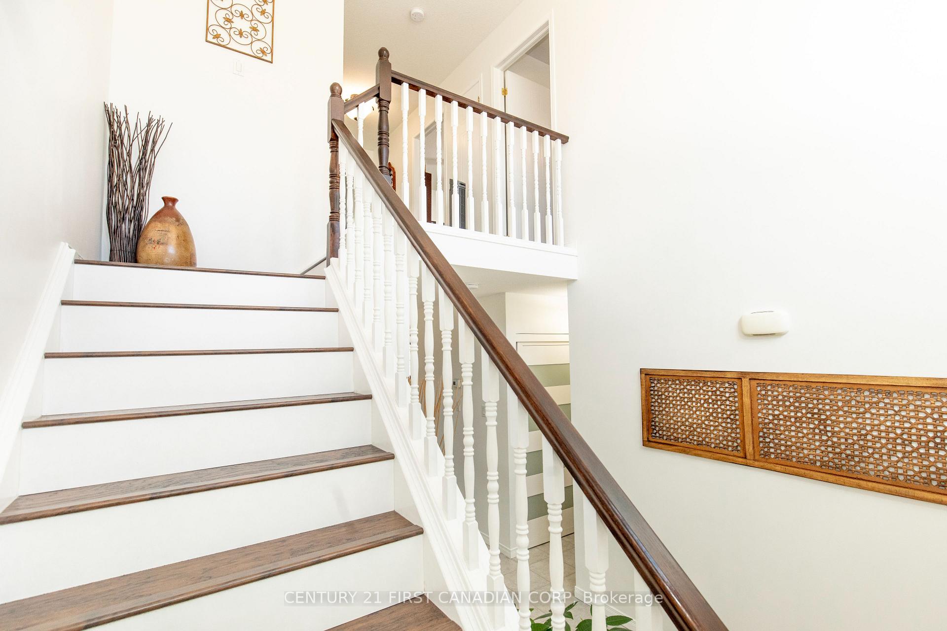 Photo 13 of 564 Cuthbert Circle, London, South U — HOMEH