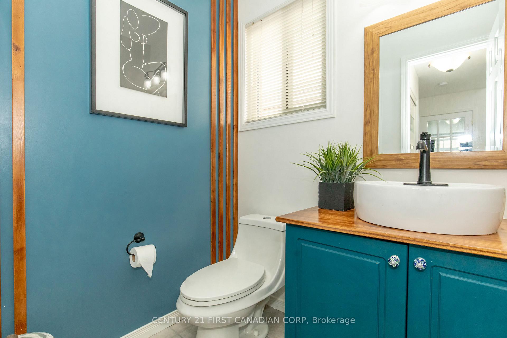 Photo 16 of 564 Cuthbert Circle, London, South U — HOMEH