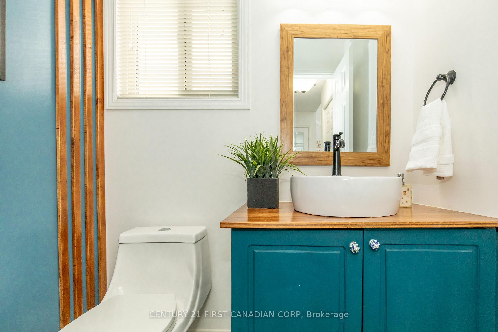 Photo 17 of 564 Cuthbert Circle, London, South U — HOMEH
