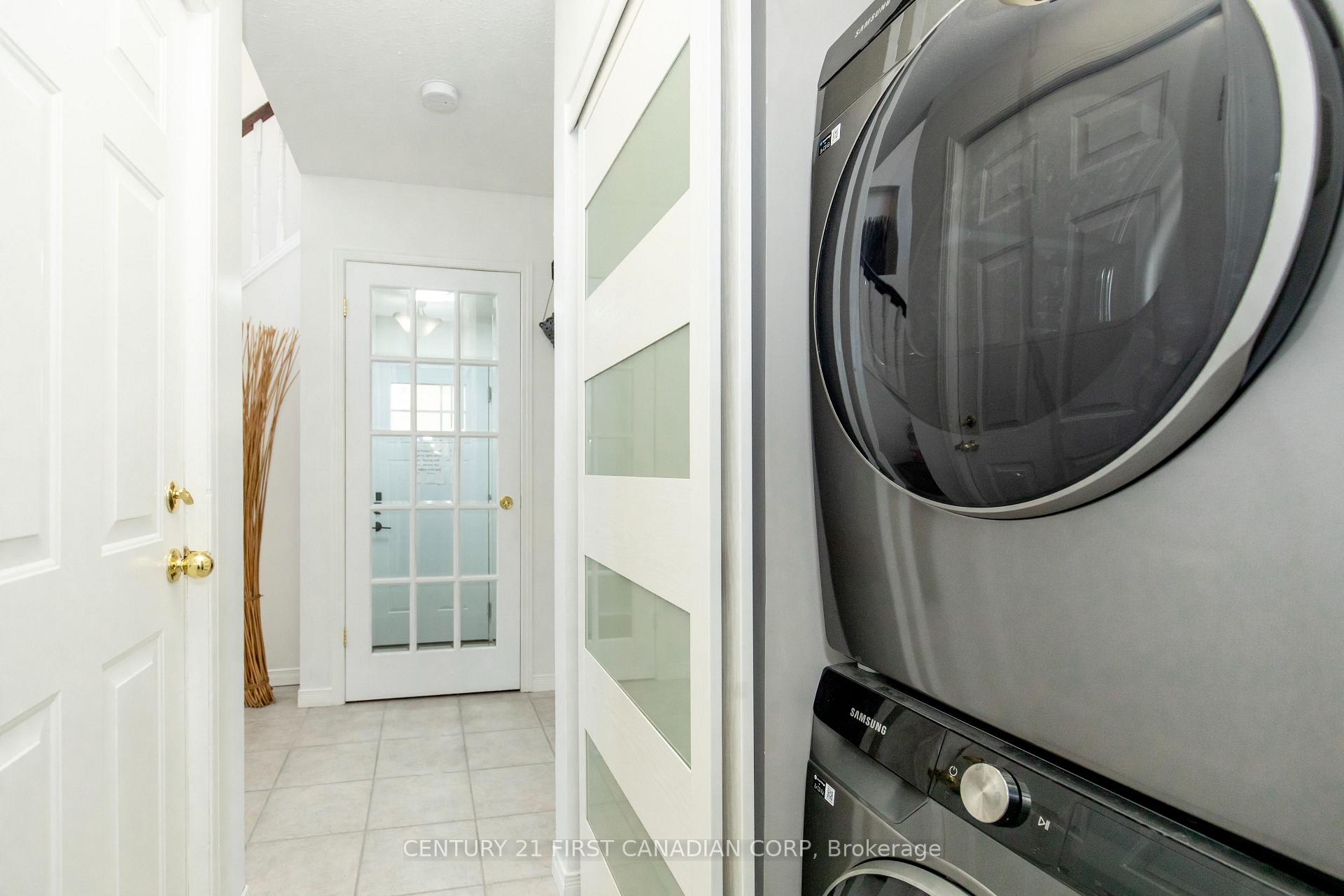 Photo 18 of 564 Cuthbert Circle, London, South U — HOMEH