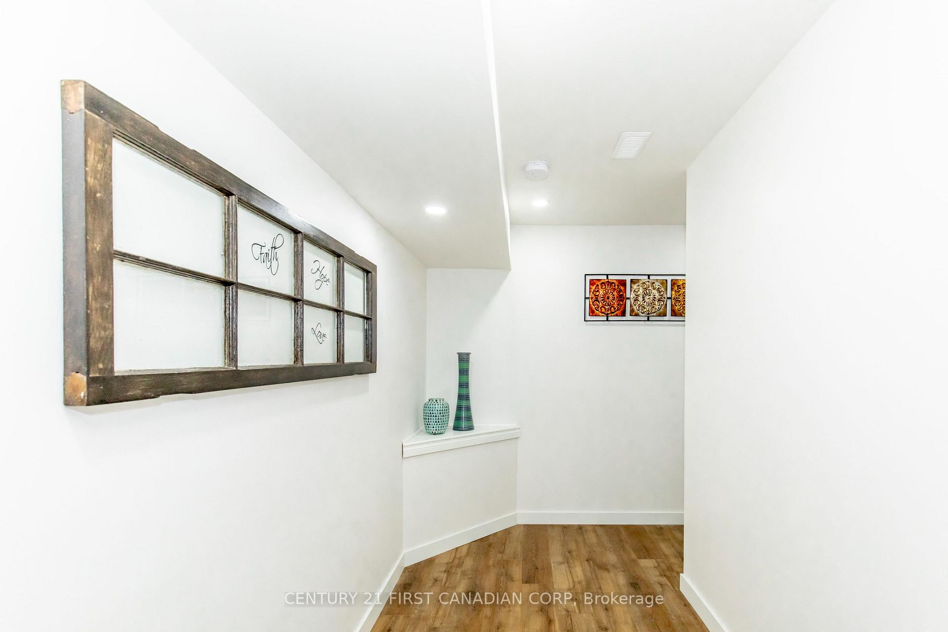 Photo 33 of 564 Cuthbert Circle, London, South U — HOMEH