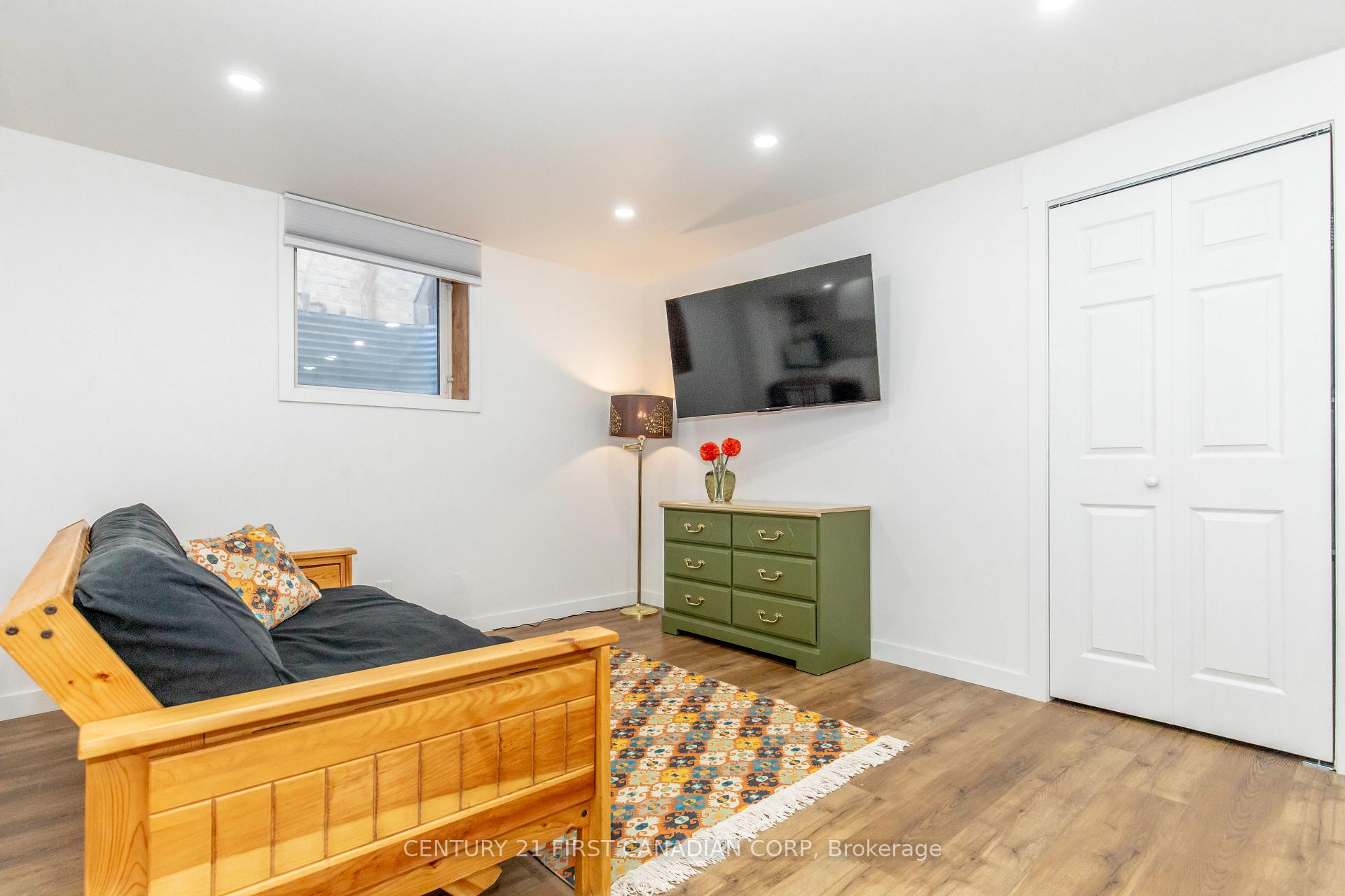 Photo 37 of 564 Cuthbert Circle, London, South U — HOMEH