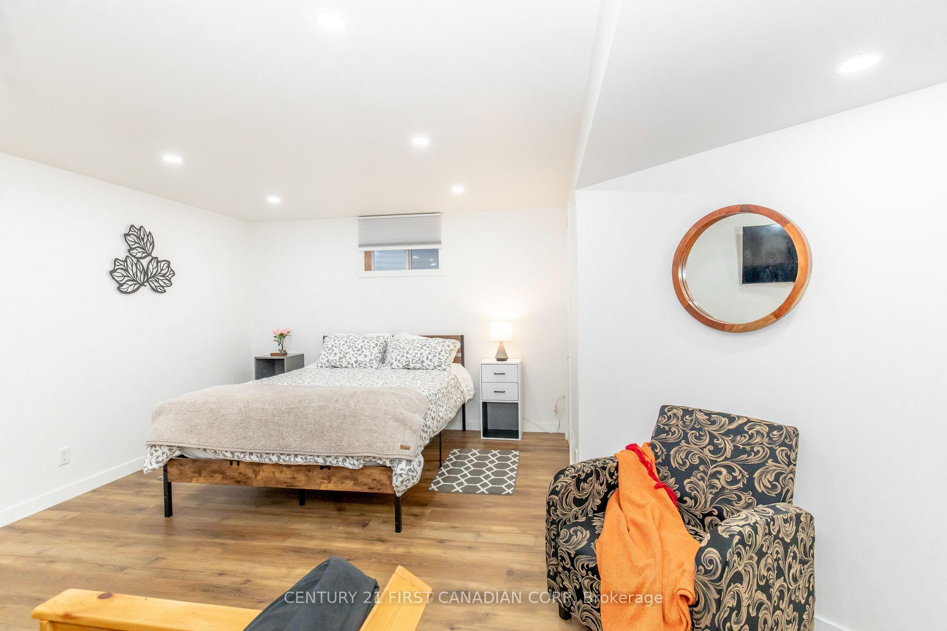 Photo 40 of 564 Cuthbert Circle, London, South U — HOMEH