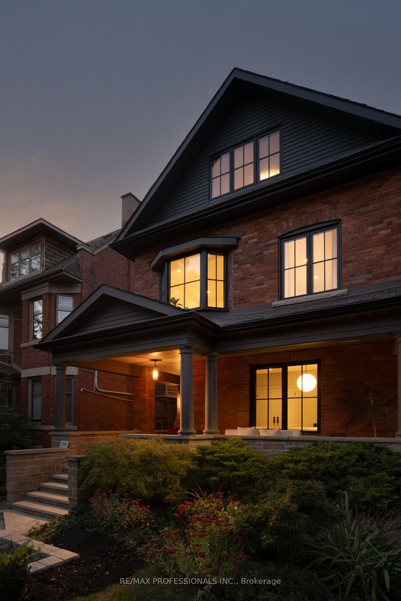 Photo 3 of 286 Wright Avenue, Toronto, High Park-Swansea — HOMEH