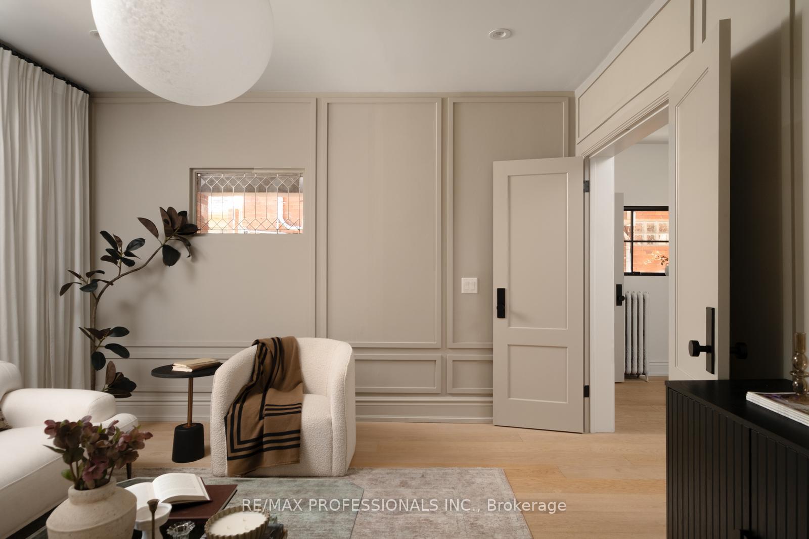 Photo 8 of 286 Wright Avenue, Toronto, High Park-Swansea — HOMEH