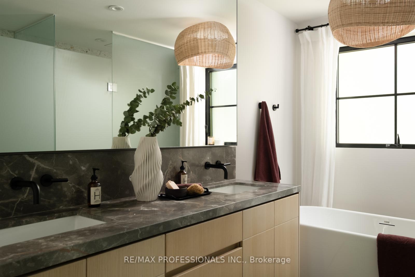 Photo 29 of 286 Wright Avenue, Toronto, High Park-Swansea — HOMEH