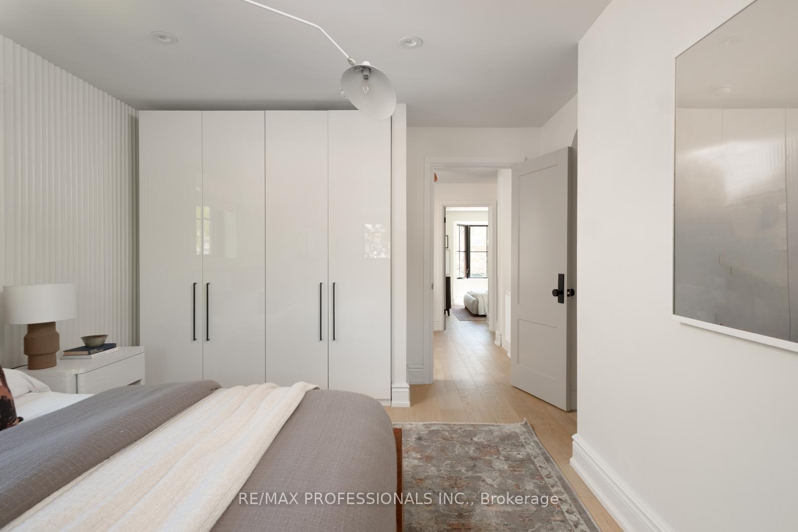 Photo 32 of 286 Wright Avenue, Toronto, High Park-Swansea — HOMEH