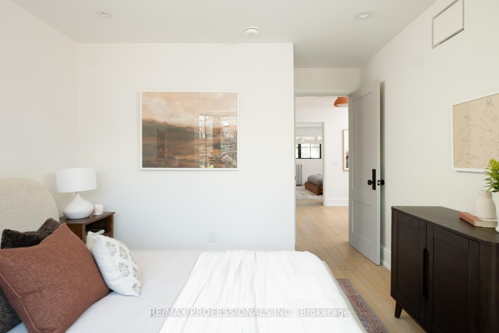 Photo 35 of 286 Wright Avenue, Toronto, High Park-Swansea — HOMEH