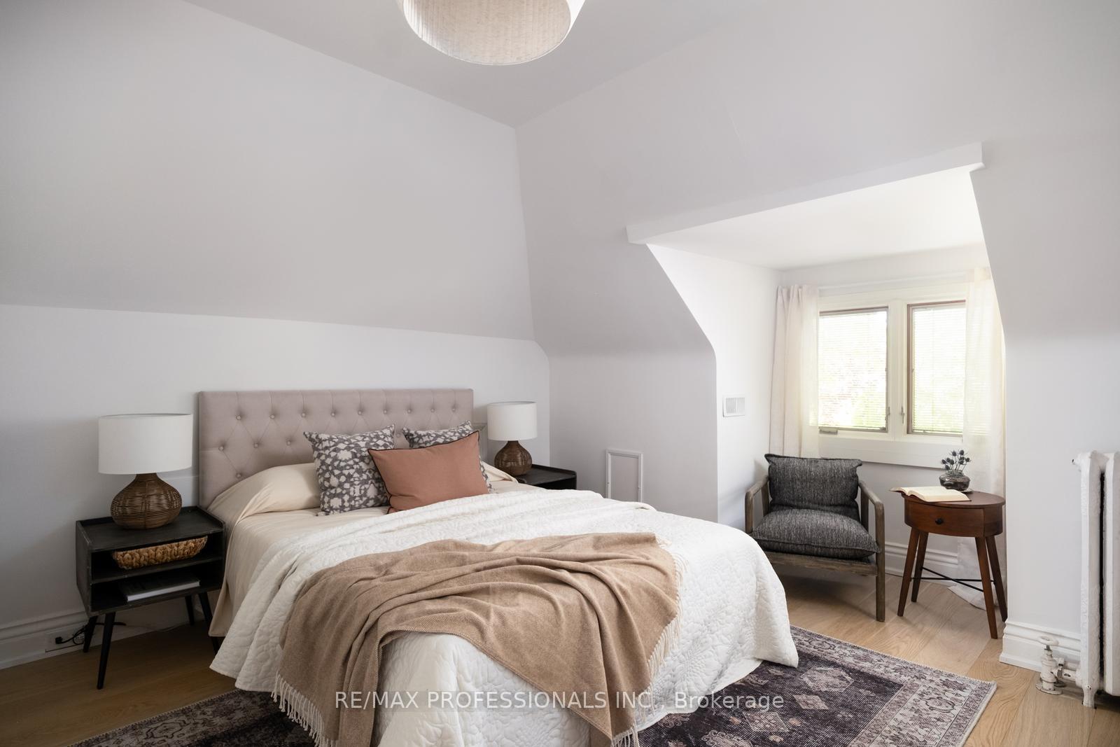 Photo 42 of 286 Wright Avenue, Toronto, High Park-Swansea — HOMEH