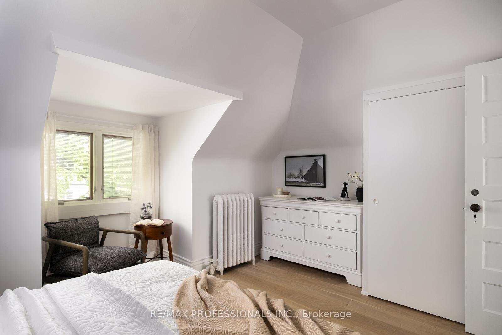 Photo 43 of 286 Wright Avenue, Toronto, High Park-Swansea — HOMEH