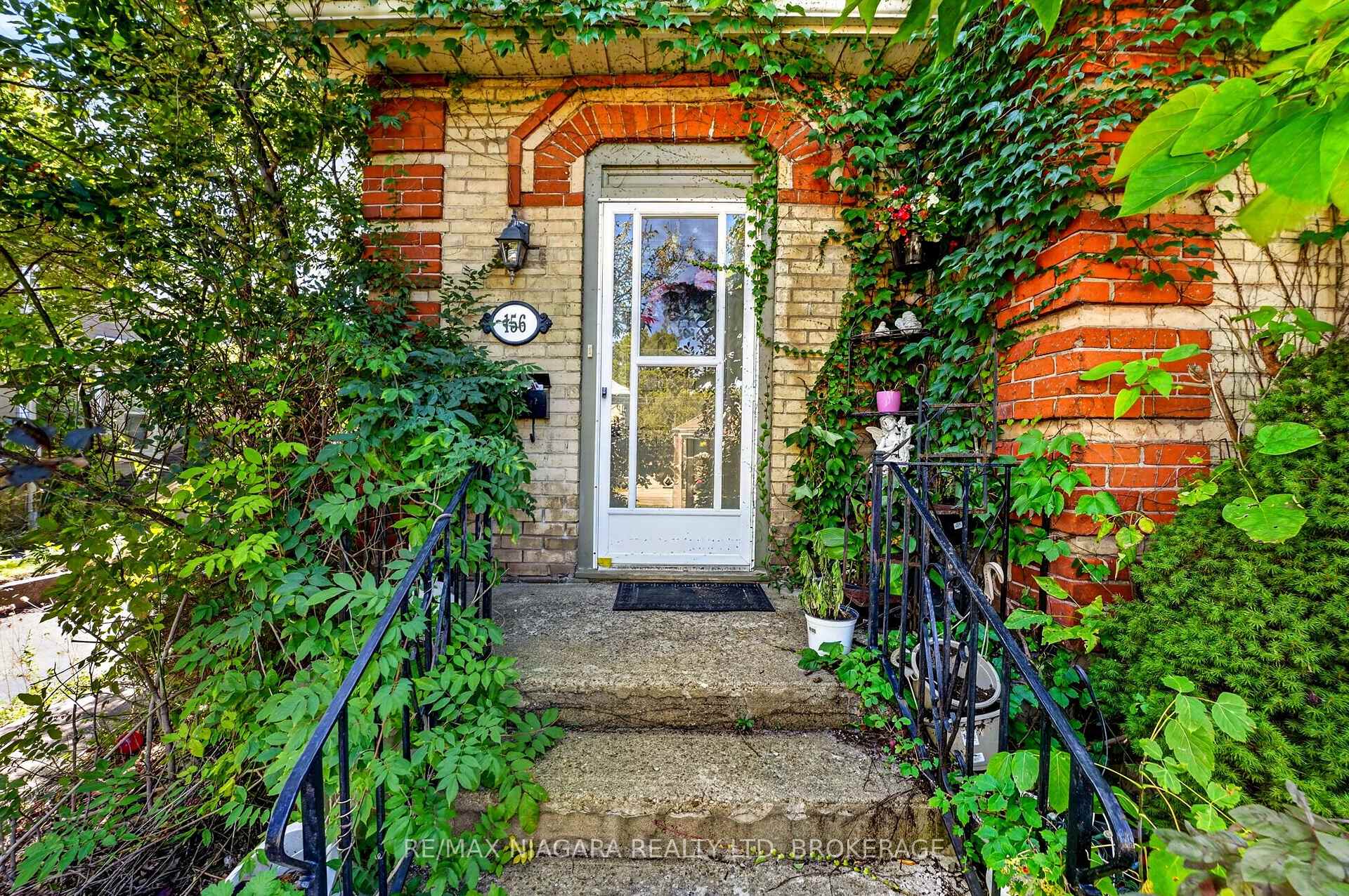 Photo 3 of 156 Terrace Hill Street, Brantford, North Ward — HOMEH