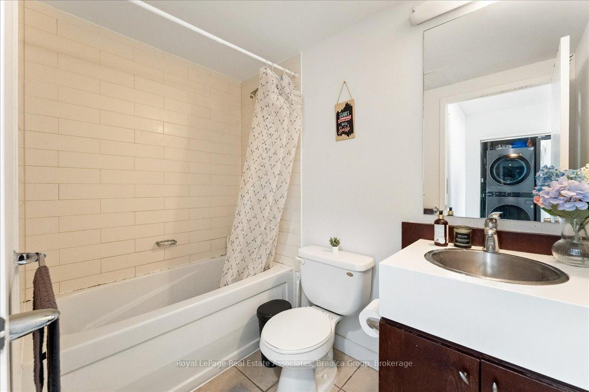 Photo 10 of Unit 3203, 5 Mariner Terrace, Toronto, Waterfront Communities — HOMEH