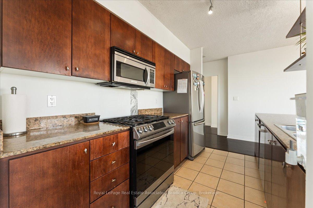 Photo 19 of Unit 3203, 5 Mariner Terrace, Toronto, Waterfront Communities — HOMEH