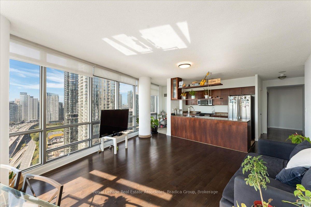 Photo 22 of Unit 3203, 5 Mariner Terrace, Toronto, Waterfront Communities — HOMEH