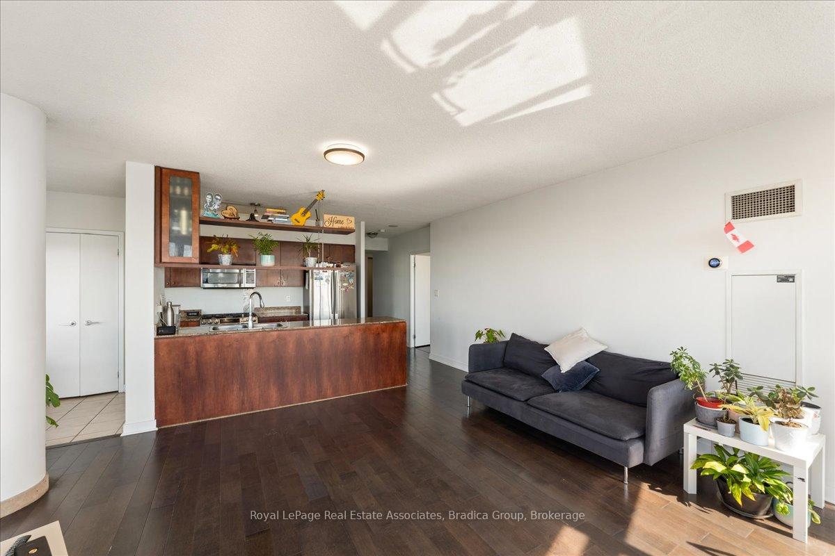 Photo 23 of Unit 3203, 5 Mariner Terrace, Toronto, Waterfront Communities — HOMEH