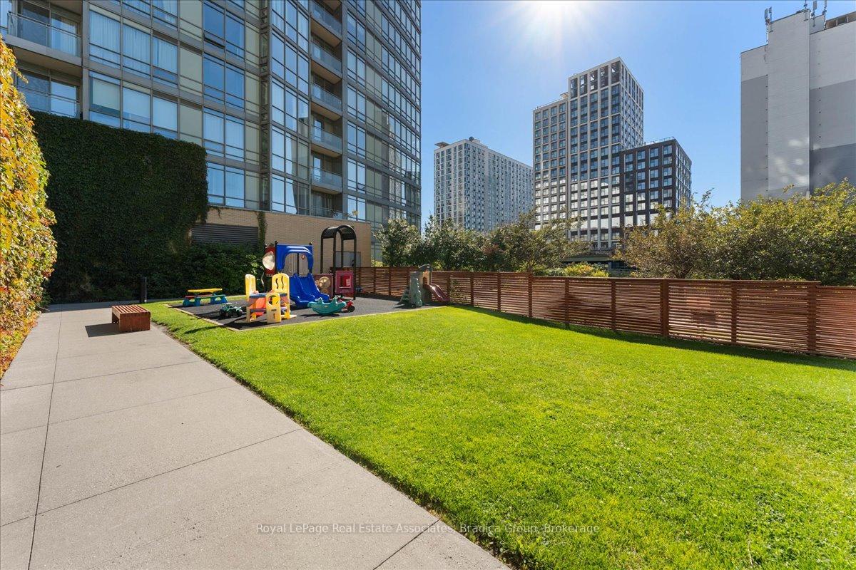 Photo 35 of Unit 3203, 5 Mariner Terrace, Toronto, Waterfront Communities — HOMEH