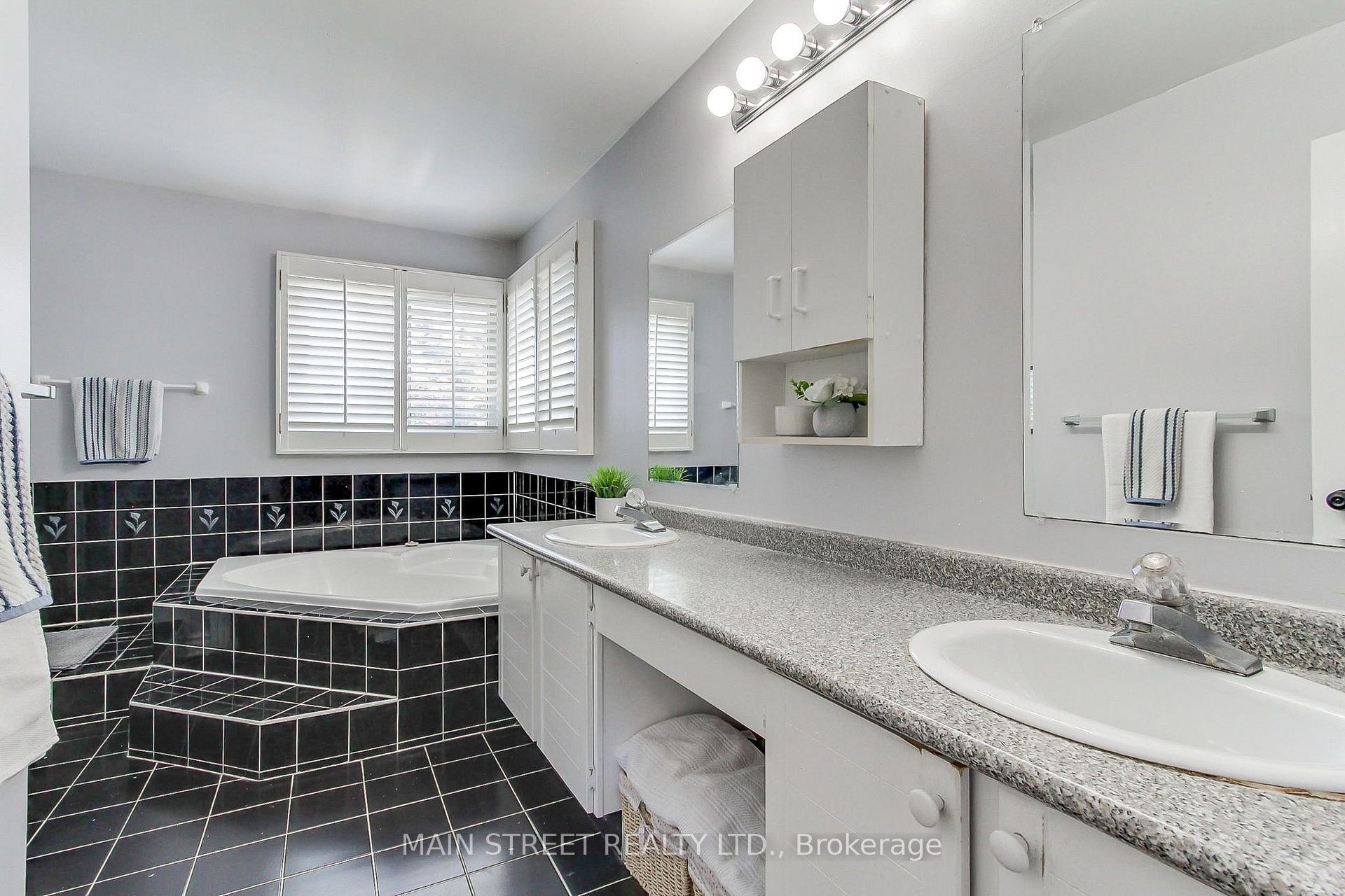 Photo 26 of 14 Mcgee Crescent, Aurora, Aurora Highlands — HOMEH