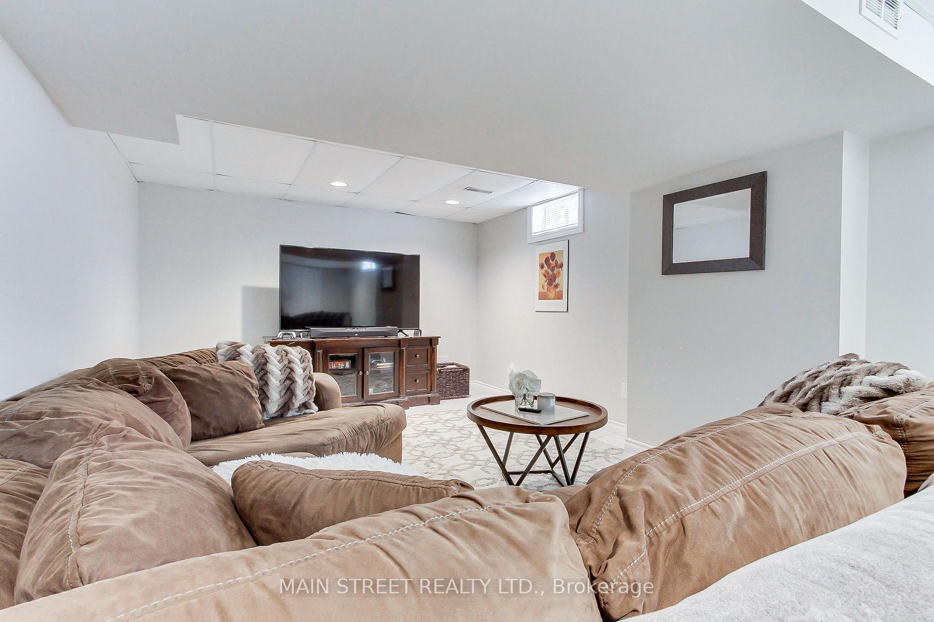 Photo 32 of 14 Mcgee Crescent, Aurora, Aurora Highlands — HOMEH