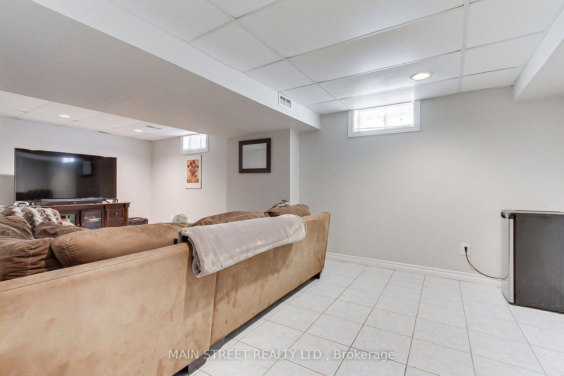 Photo 33 of 14 Mcgee Crescent, Aurora, Aurora Highlands — HOMEH
