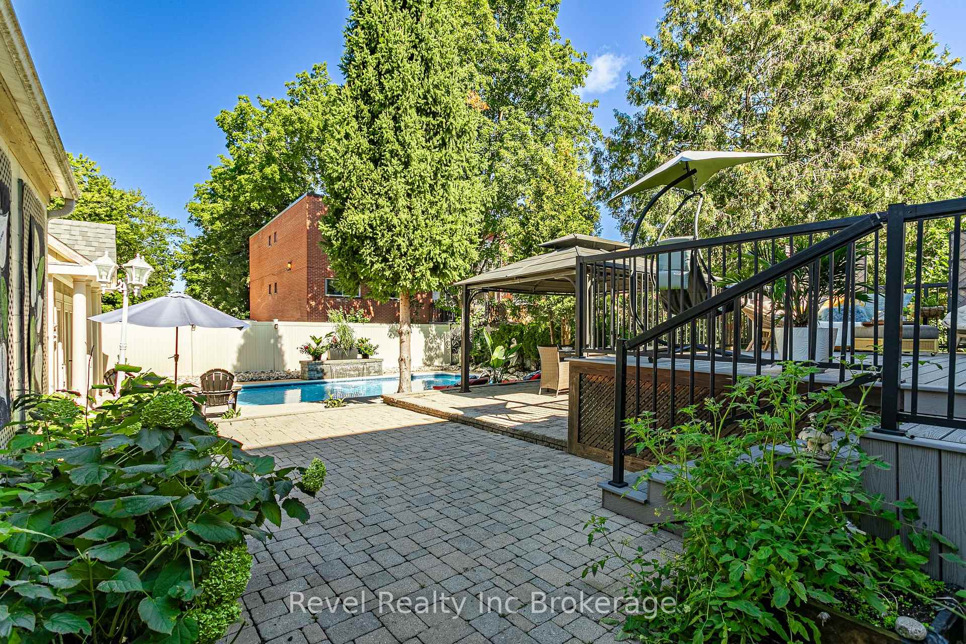 Photo 7 of 104 Ann Street, Ingersoll, Ingersoll - South — HOMEH