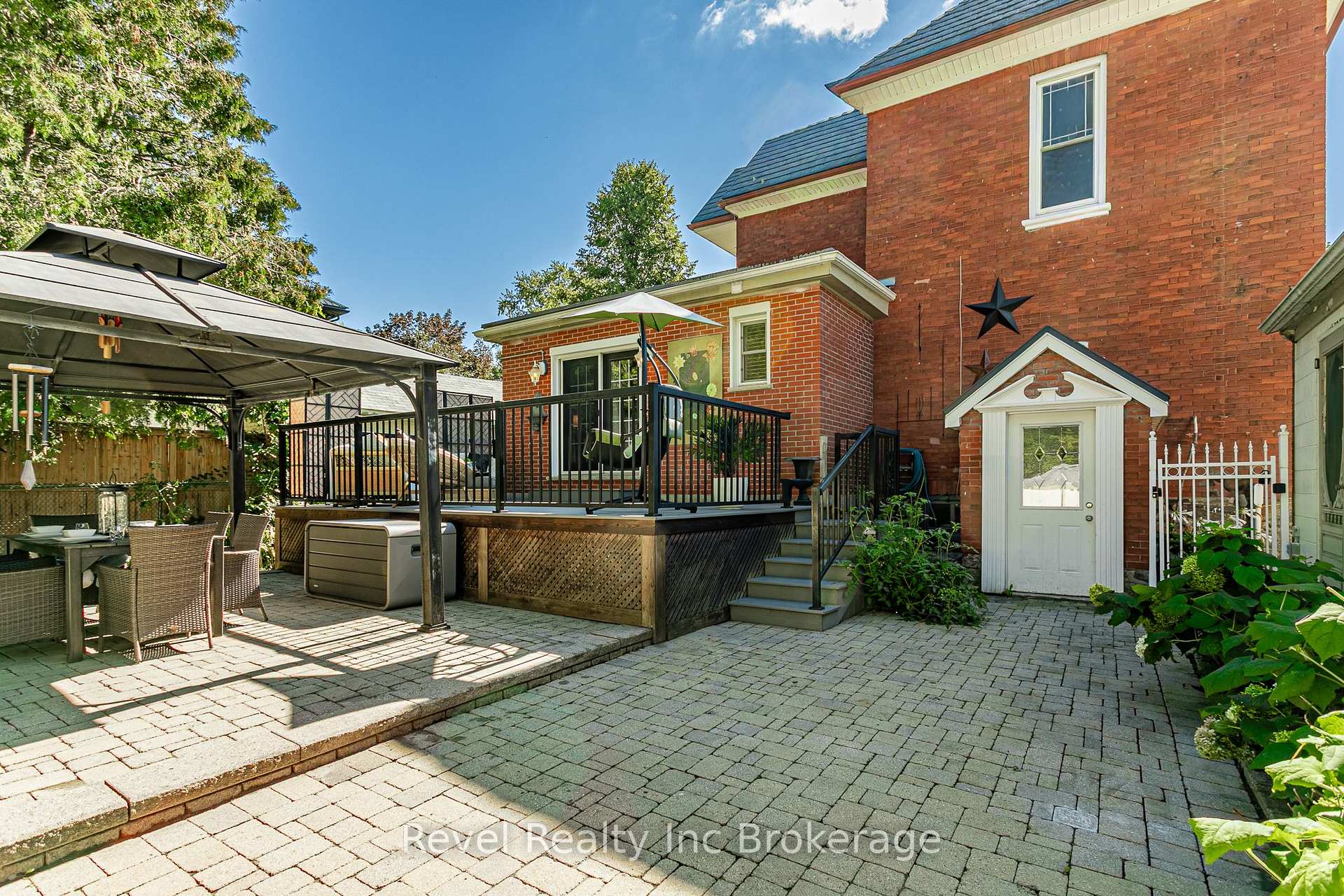 Photo 8 of 104 Ann Street, Ingersoll, Ingersoll - South — HOMEH