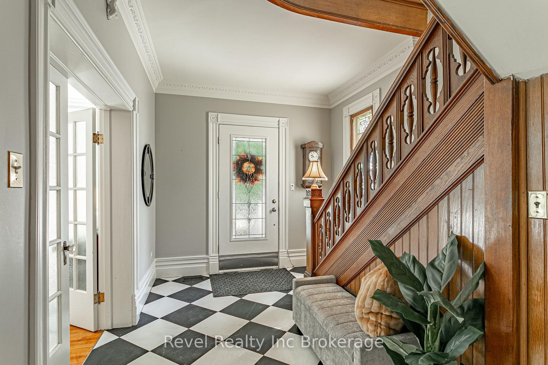 Photo 12 of 104 Ann Street, Ingersoll, Ingersoll - South — HOMEH