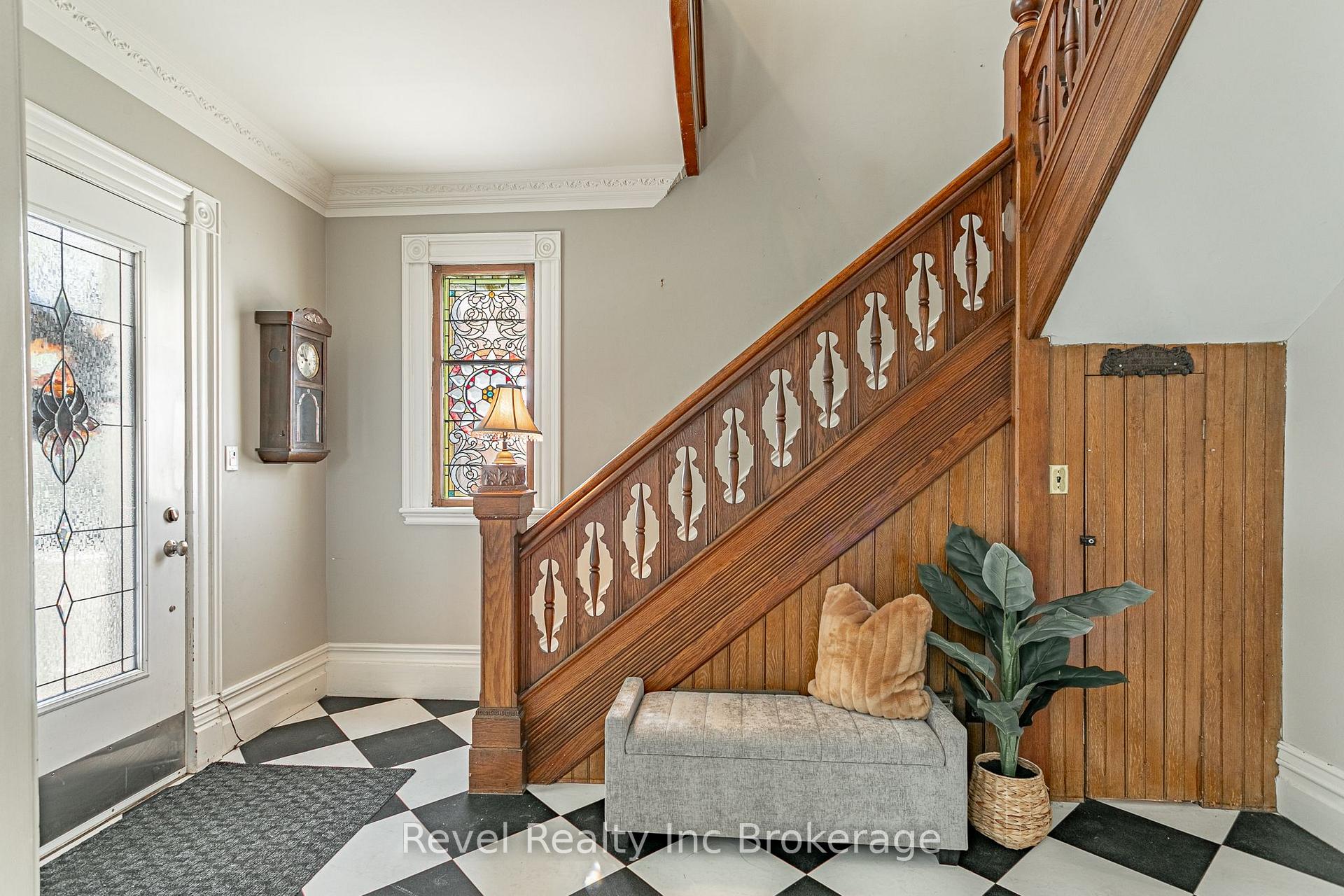 Photo 15 of 104 Ann Street, Ingersoll, Ingersoll - South — HOMEH