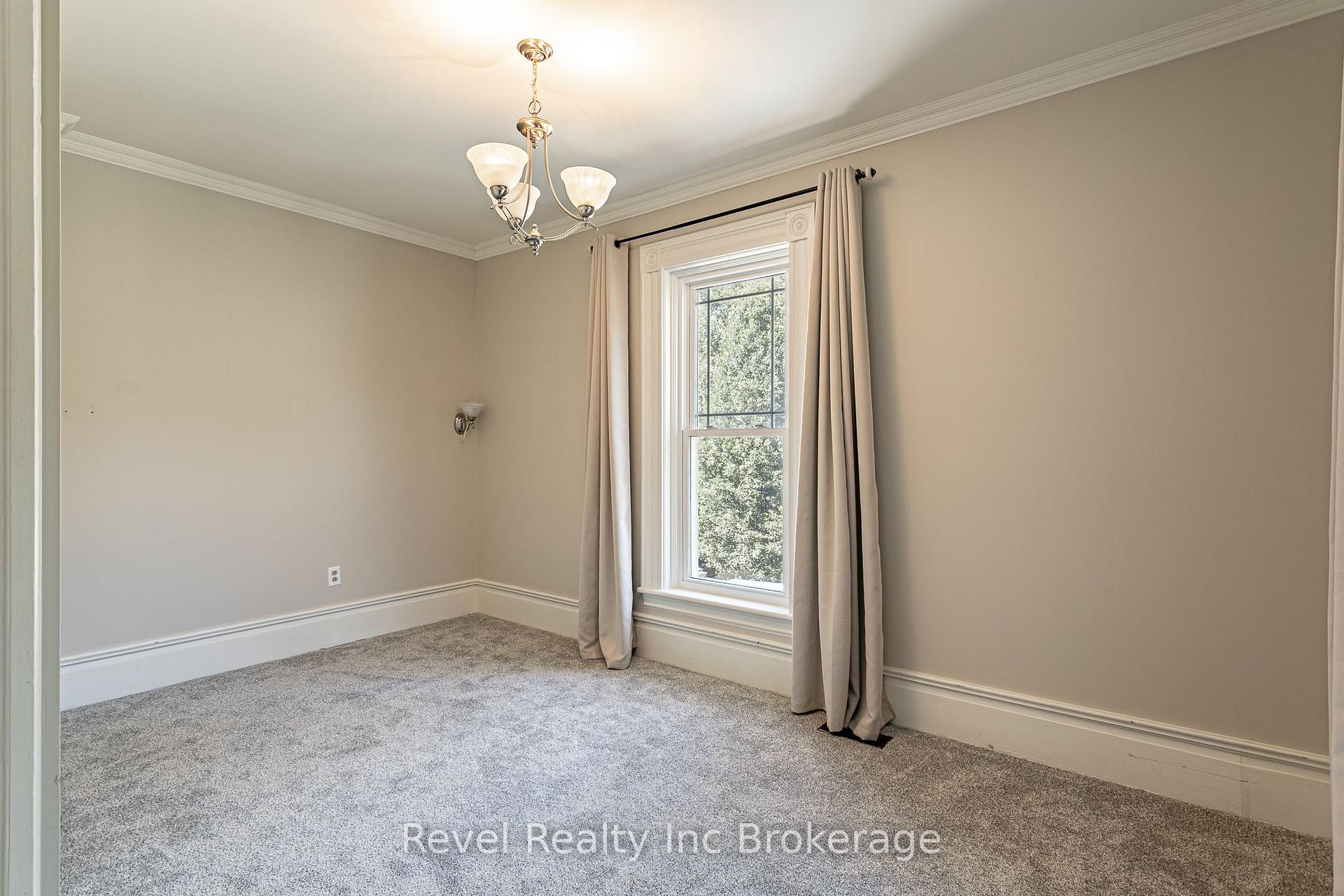 Photo 35 of 104 Ann Street, Ingersoll, Ingersoll - South — HOMEH