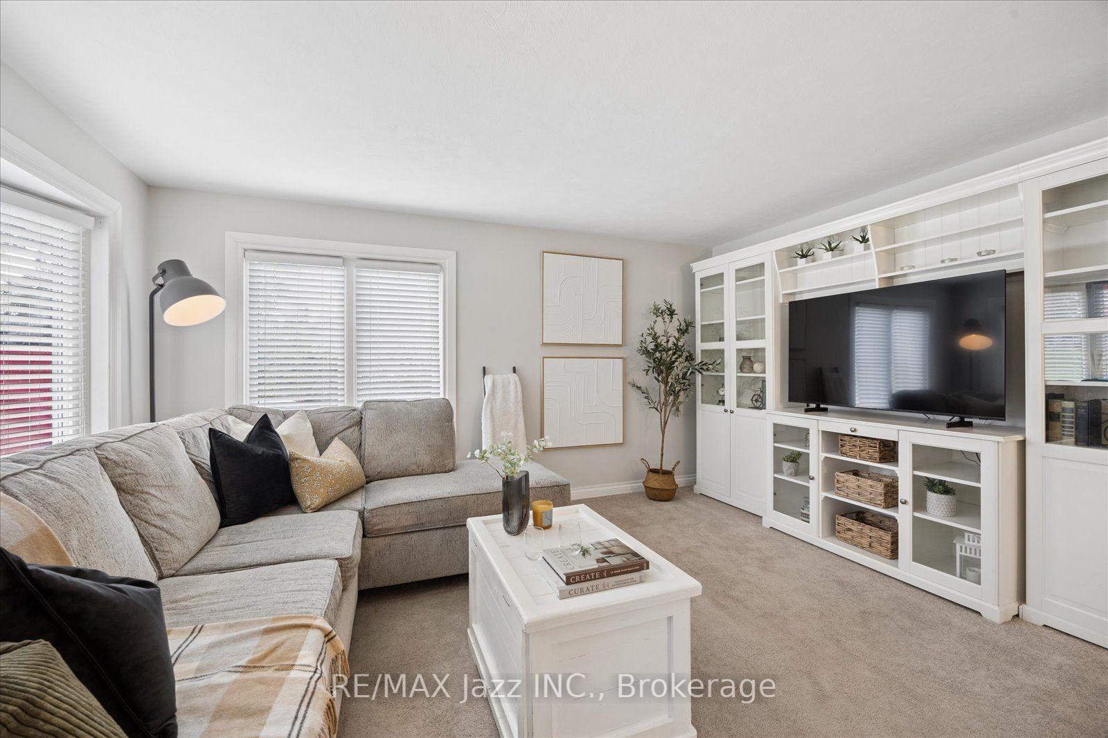 Photo 8 of 364 King Street E, Clarington, Bowmanville — HOMEH