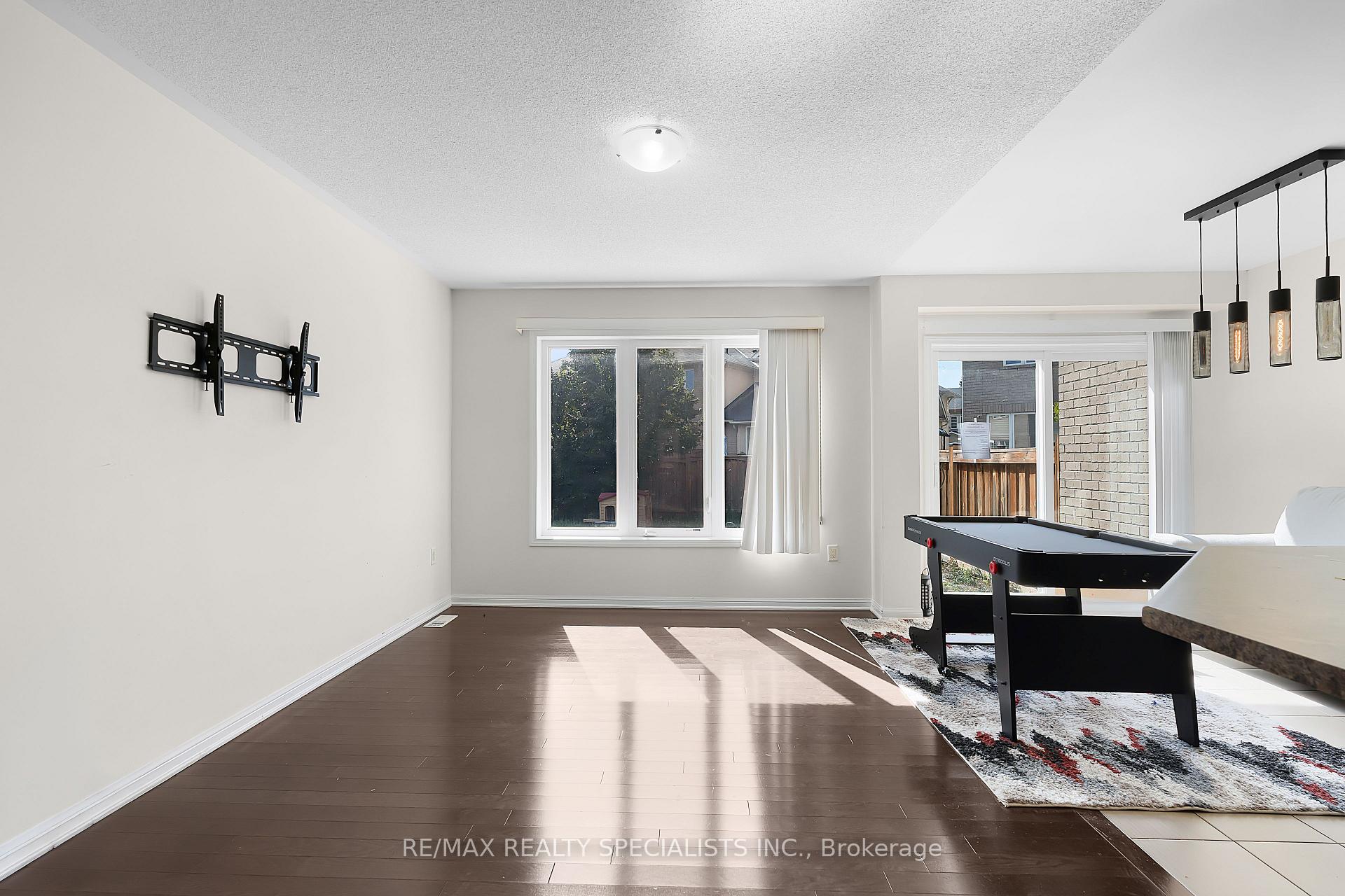 Photo 7 of 7 Stotts Terrace, Scarborough, Centennial Scarborough — HOMEH
