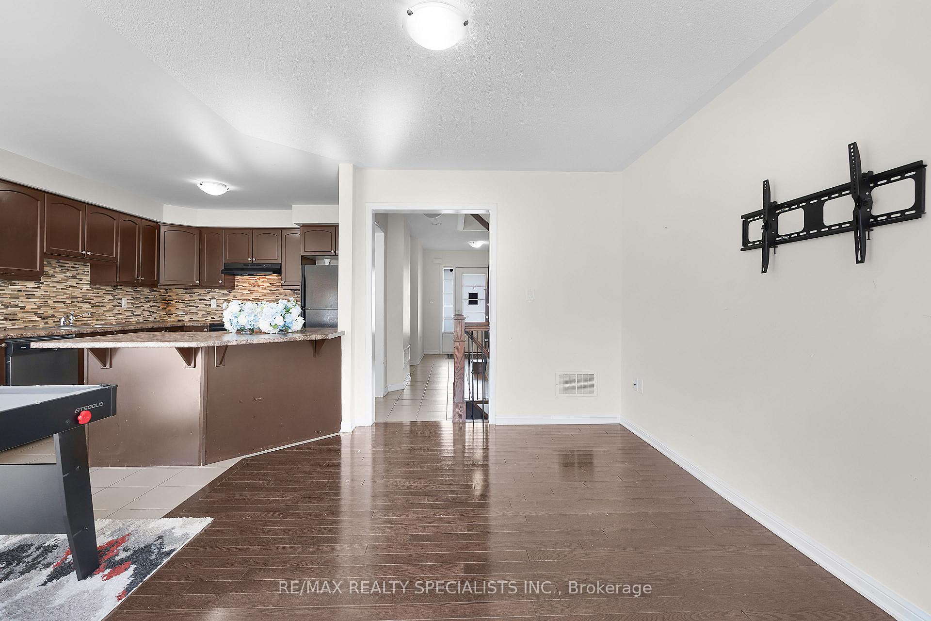Photo 8 of 7 Stotts Terrace, Scarborough, Centennial Scarborough — HOMEH