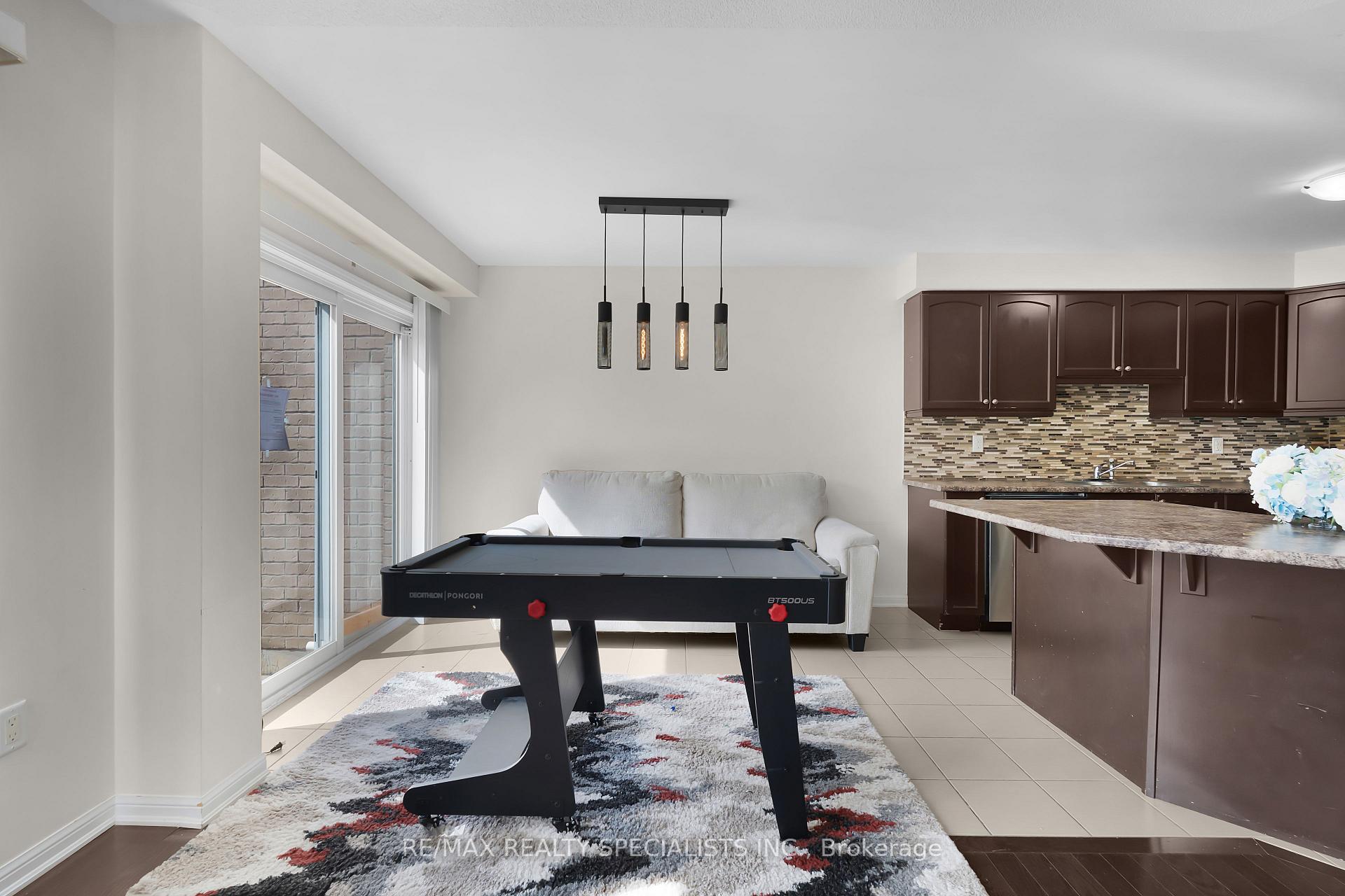 Photo 9 of 7 Stotts Terrace, Scarborough, Centennial Scarborough — HOMEH