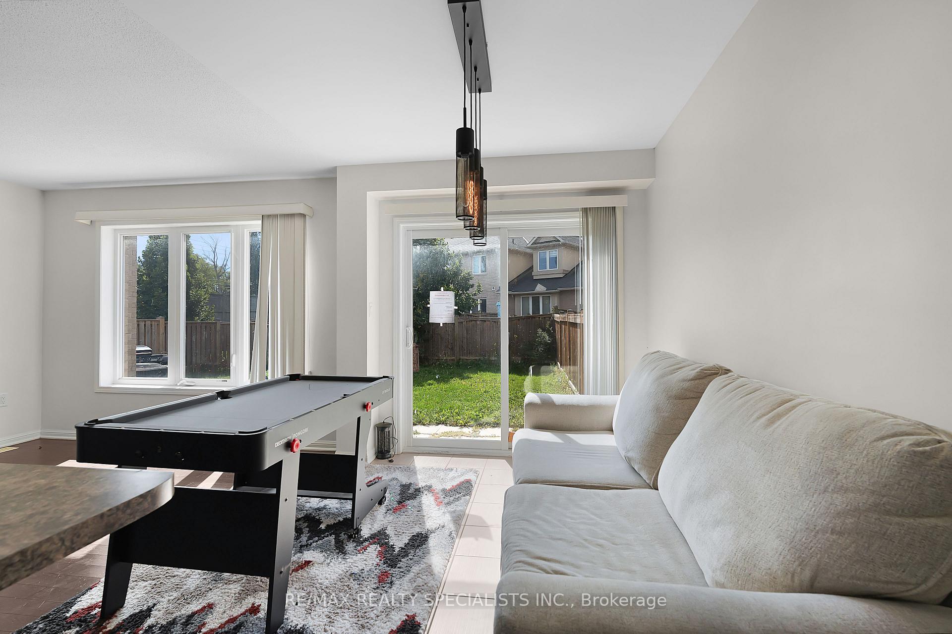 Photo 10 of 7 Stotts Terrace, Scarborough, Centennial Scarborough — HOMEH