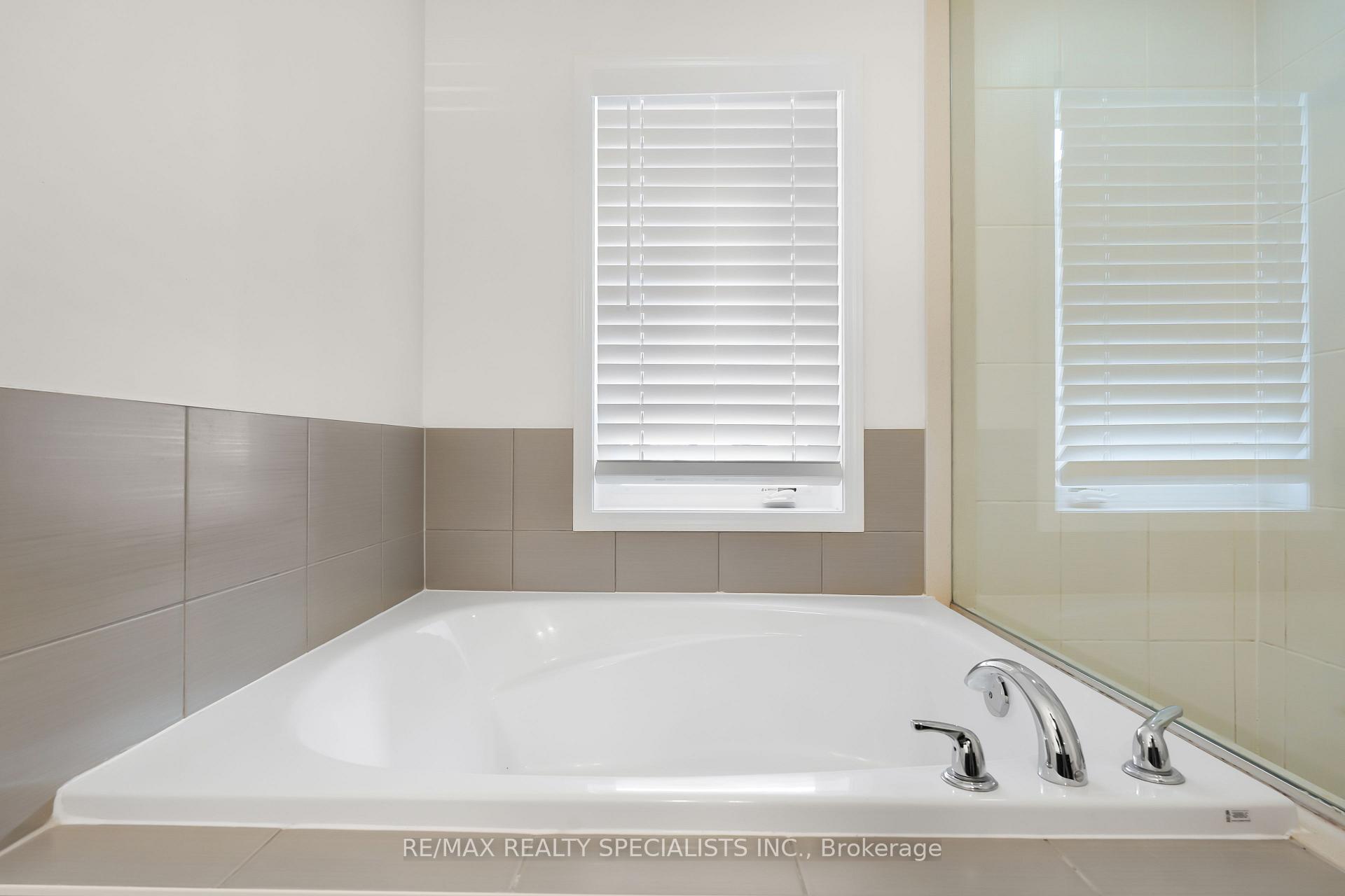 Photo 22 of 7 Stotts Terrace, Scarborough, Centennial Scarborough — HOMEH