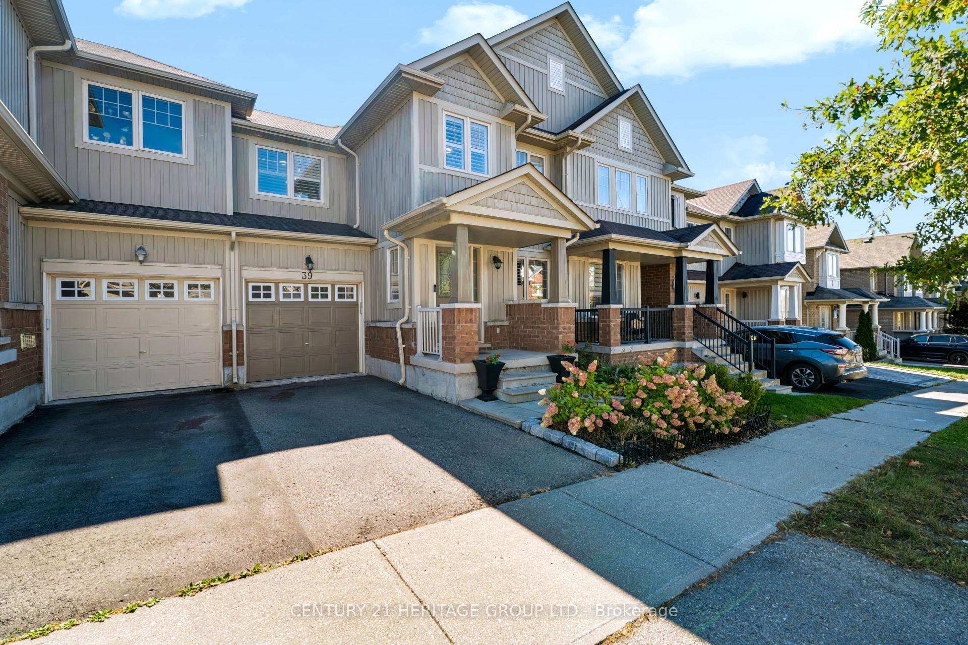 Photo 2 of 39 Stoyell Drive, Richmond Hill, Jefferson — HOMEH