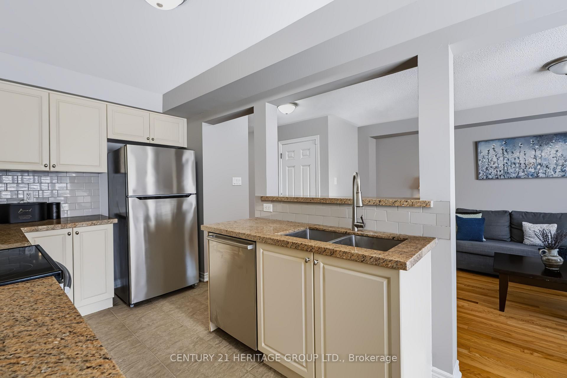Photo 12 of 39 Stoyell Drive, Richmond Hill, Jefferson — HOMEH