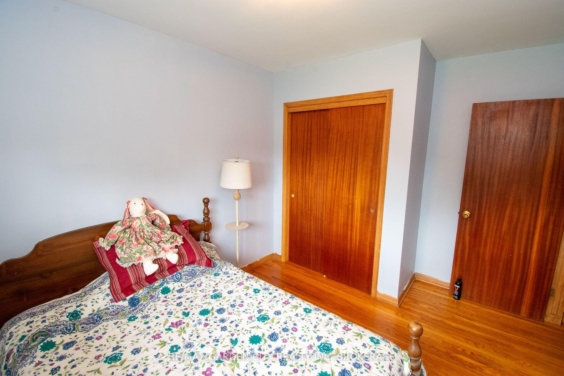 Photo 18 of 103 Kilgour Avenue, Welland, Broadway — HOMEH