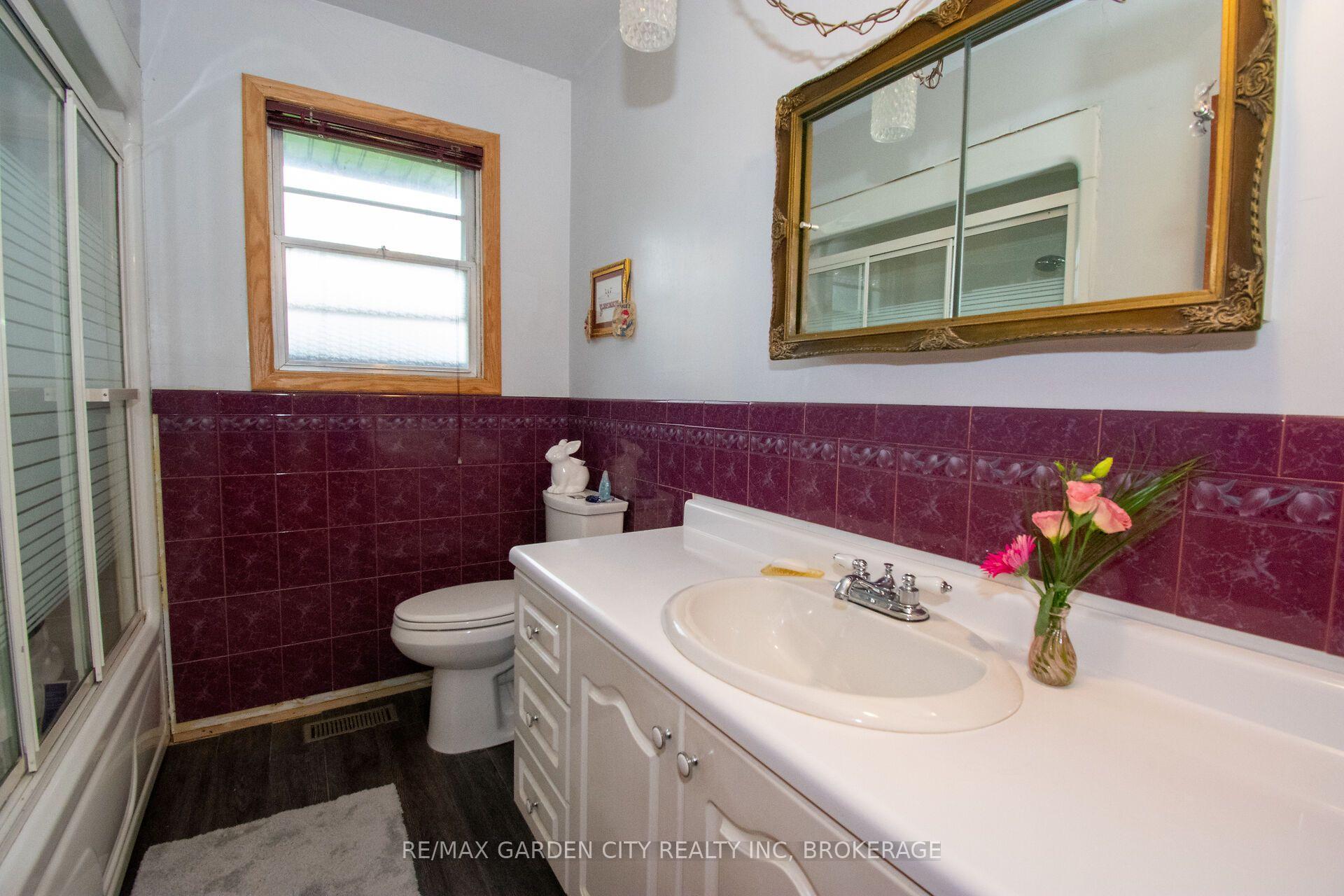 Photo 21 of 103 Kilgour Avenue, Welland, Broadway — HOMEH