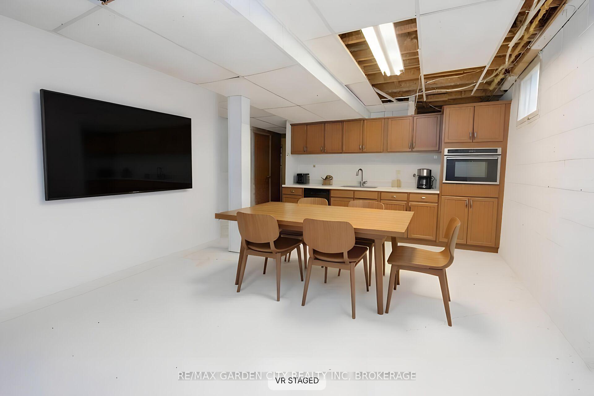 Photo 23 of 103 Kilgour Avenue, Welland, Broadway — HOMEH