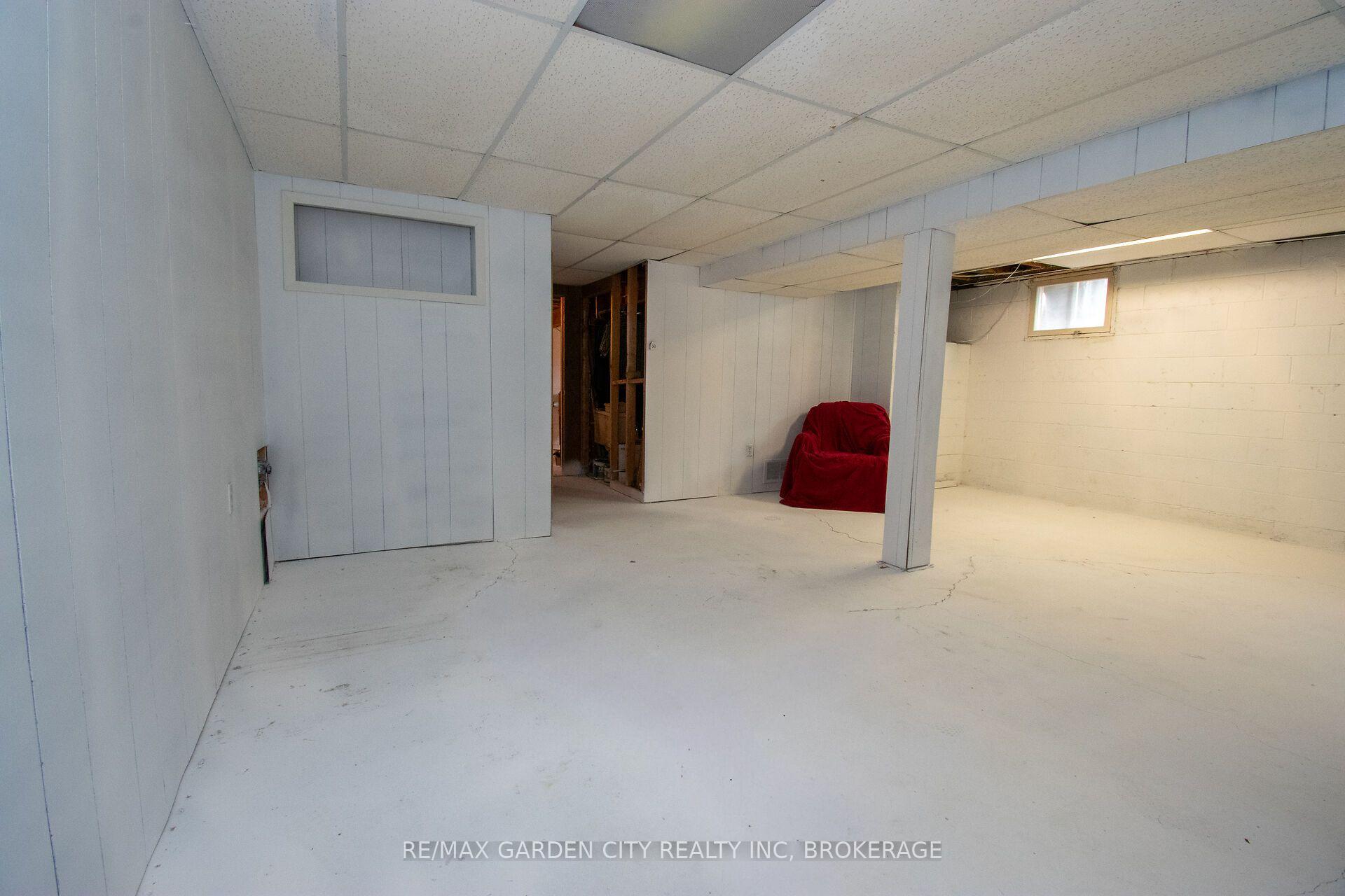 Photo 24 of 103 Kilgour Avenue, Welland, Broadway — HOMEH