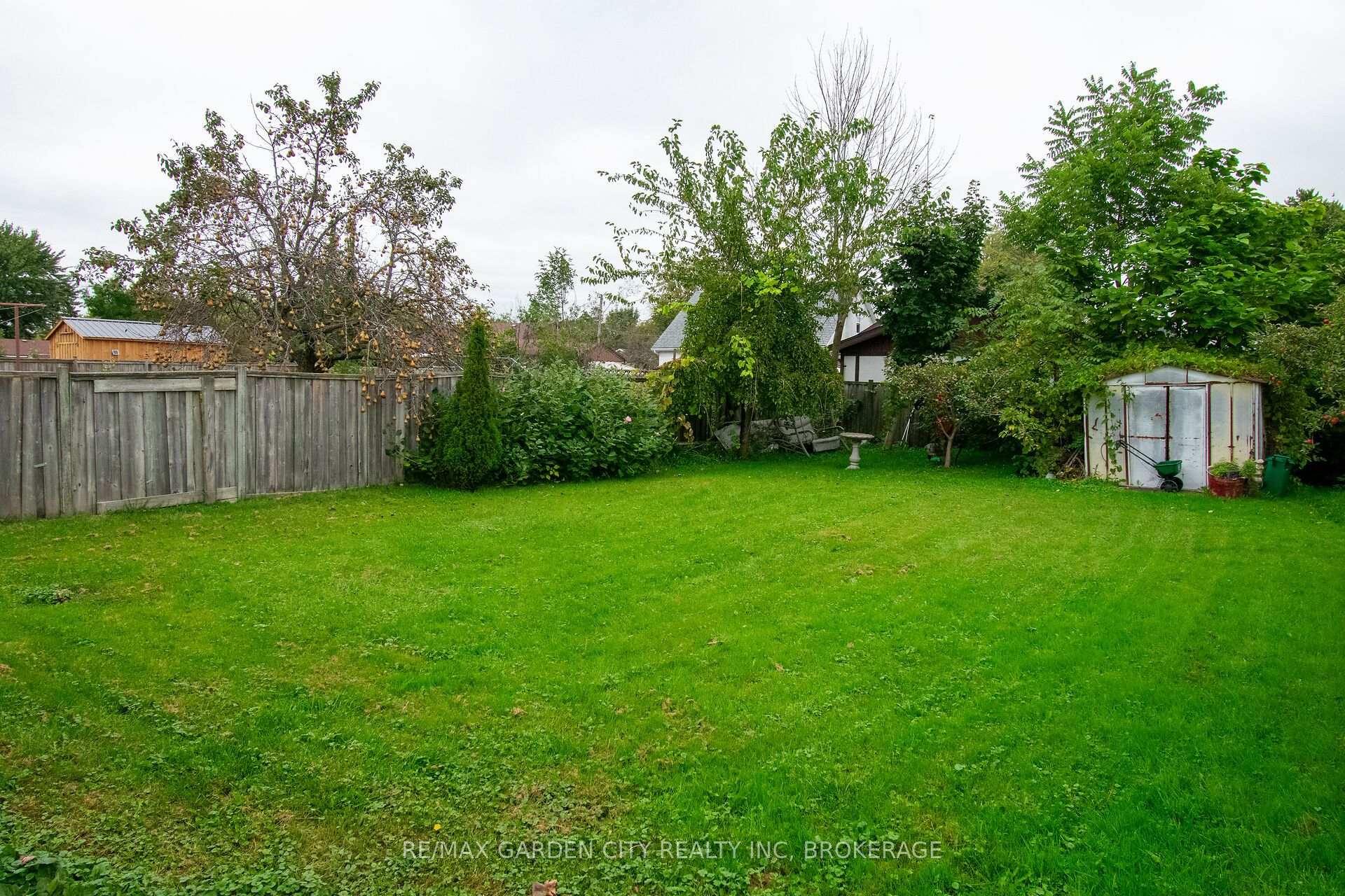 Photo 31 of 103 Kilgour Avenue, Welland, Broadway — HOMEH
