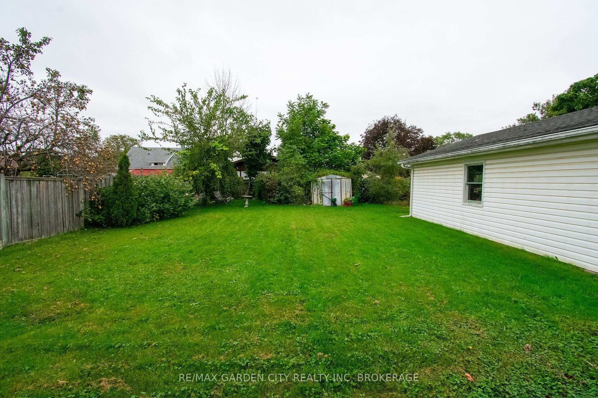 Photo 32 of 103 Kilgour Avenue, Welland, Broadway — HOMEH
