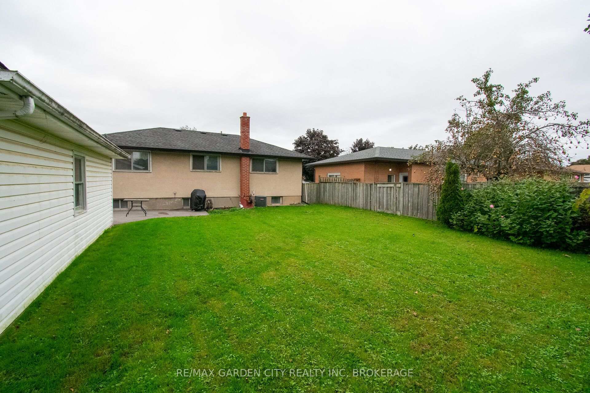 Photo 36 of 103 Kilgour Avenue, Welland, Broadway — HOMEH