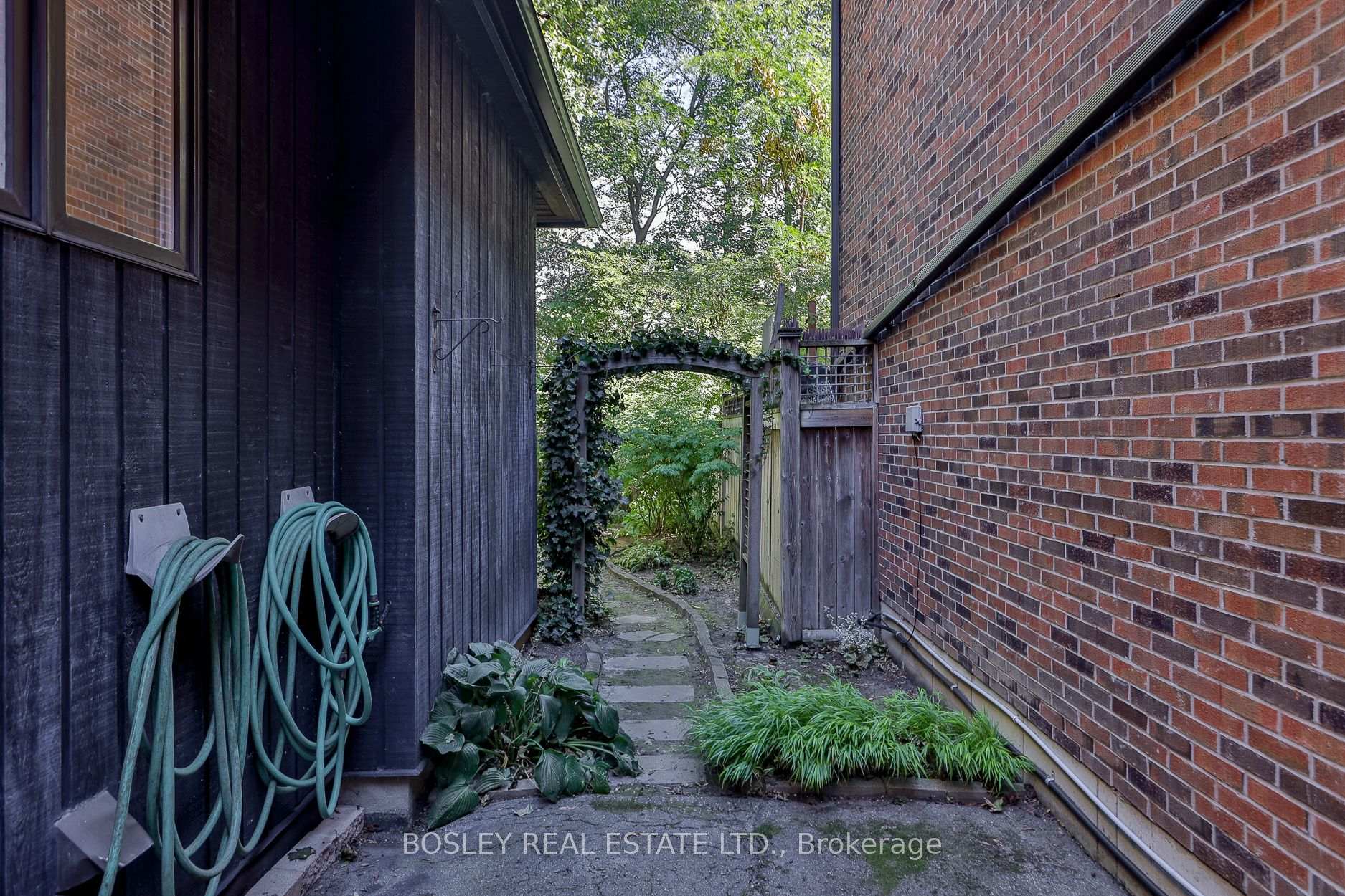 Photo 54 of 61 Hanna Road, Toronto, Leaside — HOMEH